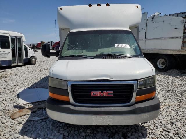 2011 GMC Savana Cutaway G3500