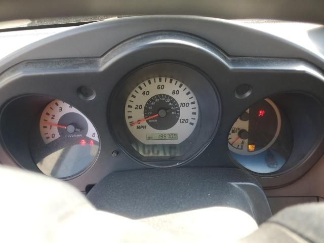 2004 Nissan Frontier Crew Cab XE V6