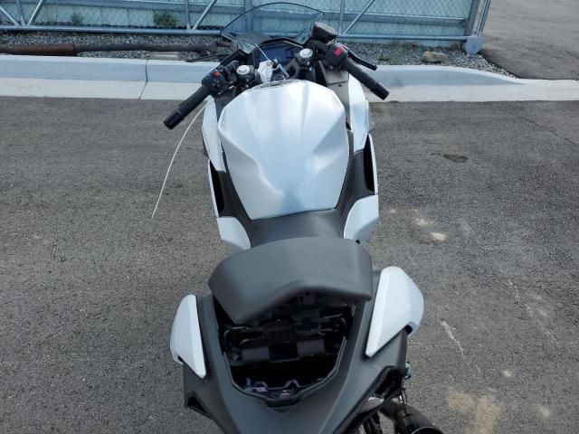 2025 Kawasaki EX500 H