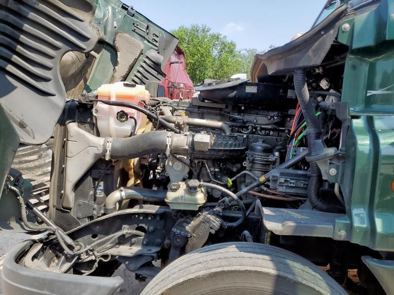2017 Freightliner Cascadia 125 Semi Truck