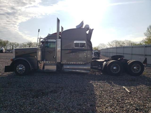 2007 Peterbilt 379 Semi Truck