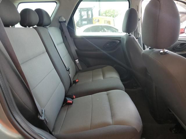 2005 Ford Escape XLS