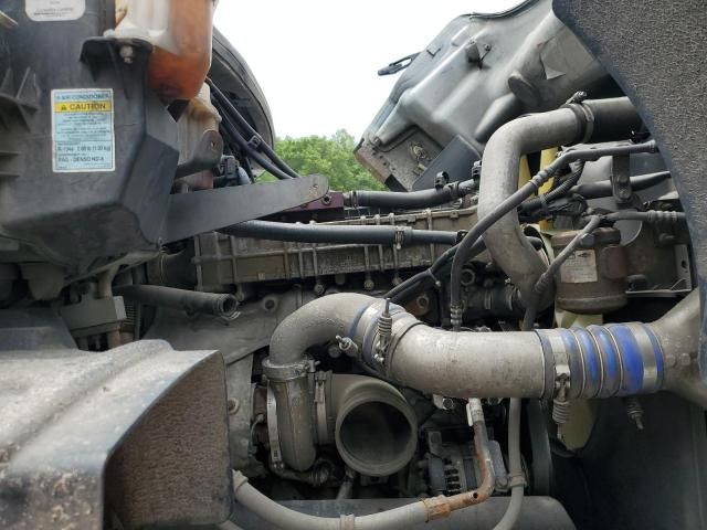 2013 Freightliner 114SD Flatbed Truck