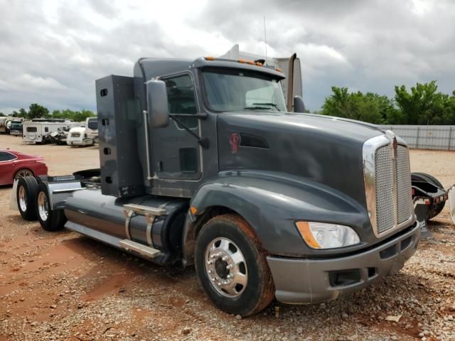 2015 Kenworth T660 Semi Truck