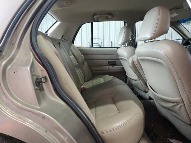 2004 Ford Crown Victoria LX
