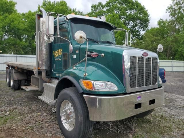 2015 Peterbilt 348