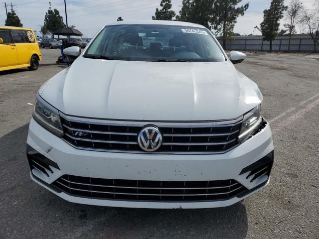 2017 Volkswagen Passat R-Line