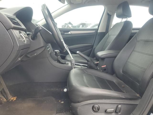 2014 Volkswagen Passat SE
