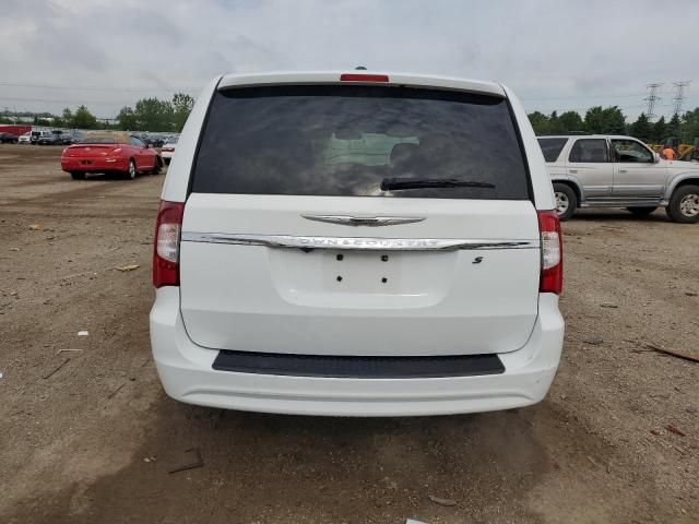 2014 Chrysler Town & Country S