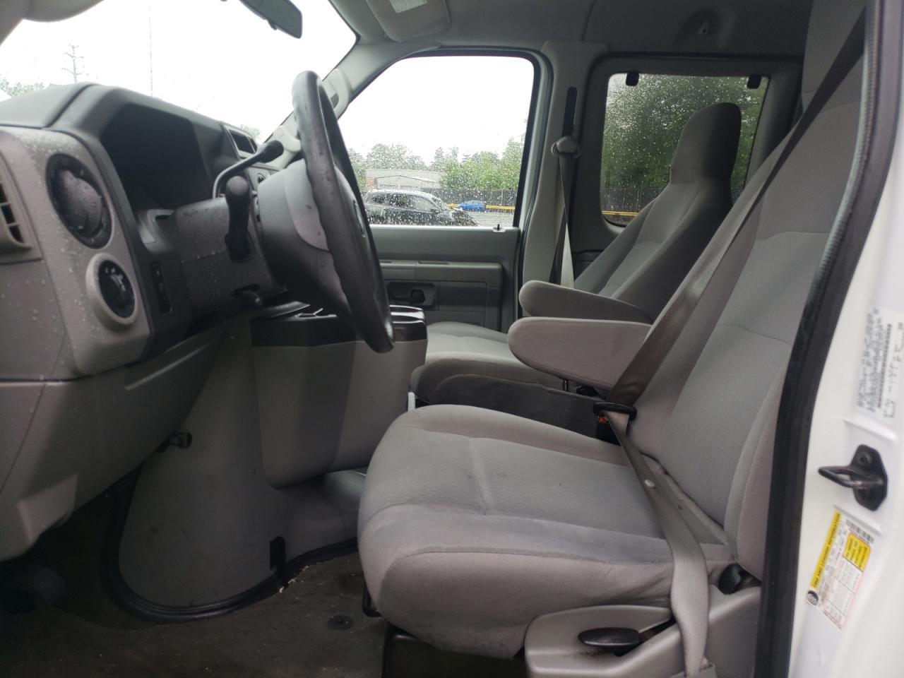 2011 Ford Econoline E350 Super Duty Wagon