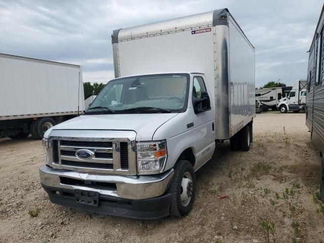 2024 Ford Econoline E350 Super Duty Cutaway Van