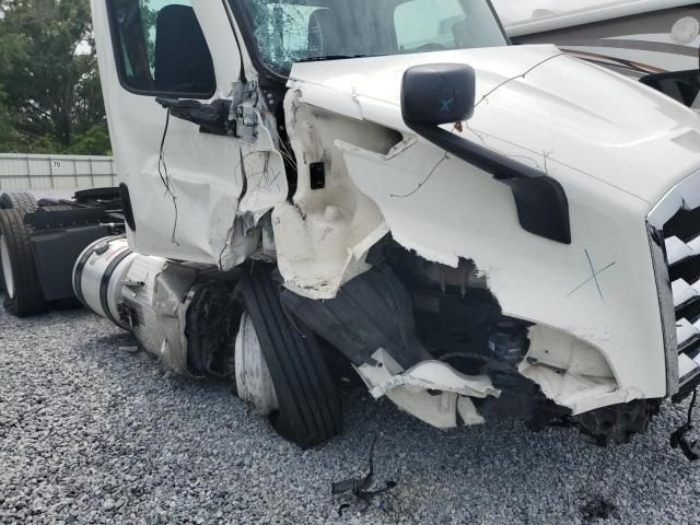 2023 Freightliner Cascadia 116 Semi Truck