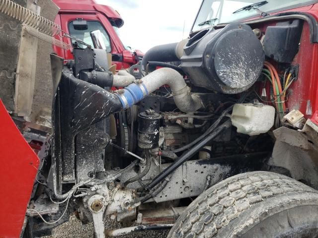 1999 International 2000 2674