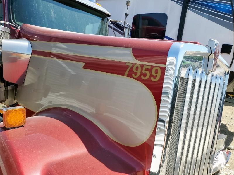 2016 Kenworth W9 Semi Truck