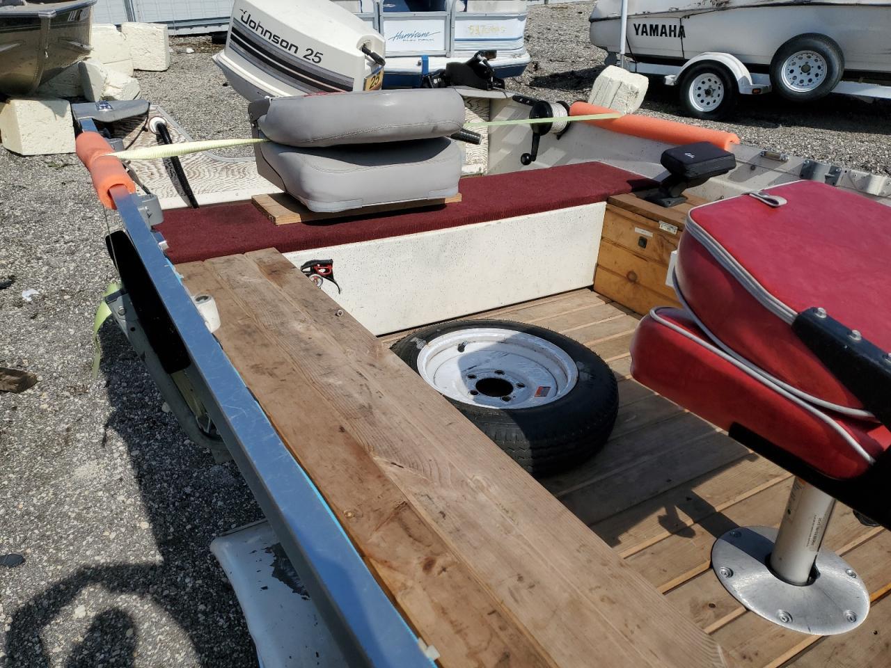 1983 Startcraft Boat