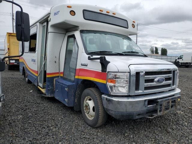 2019 Ford Econoline E450 Super Duty Cutaway Van