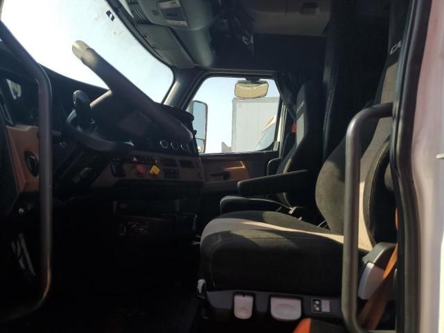 2019 Freightliner Cascadia 126 Semi Truck