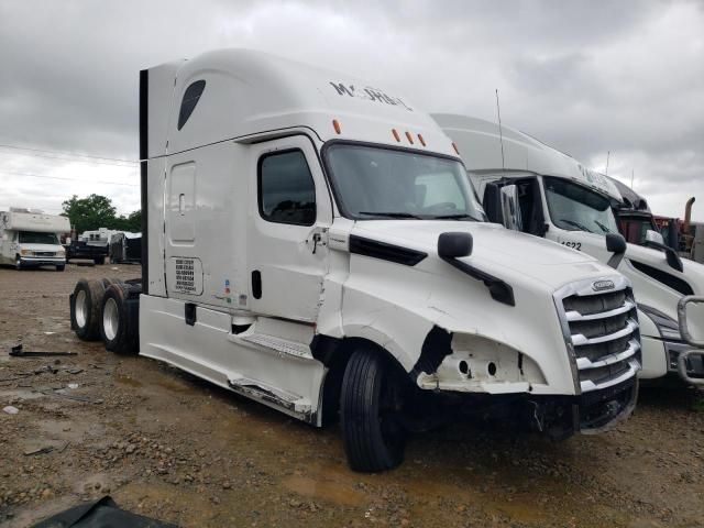 2018 Freightliner Cascadia 126