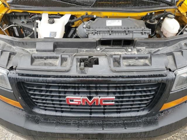 2022 GMC Savana Cutaway G3500