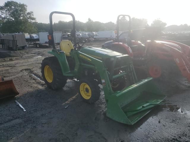 2015 John Deere 3038E