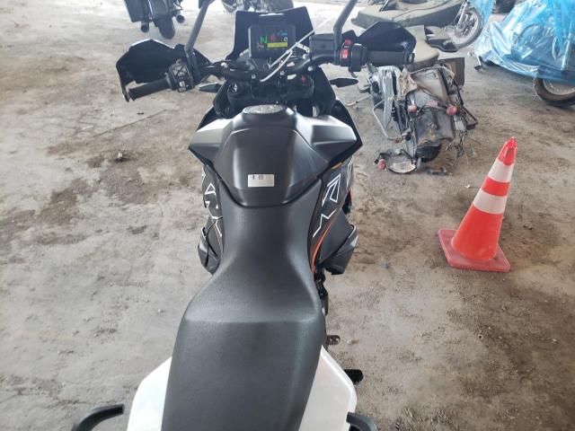 2024 KTM 890 Adventure