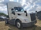 2018 Peterbilt 579 Semi Truck