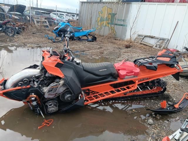 2018 Polaris Snowmobile