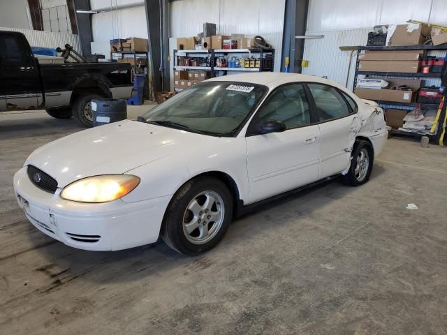 2004 Ford Taurus SE