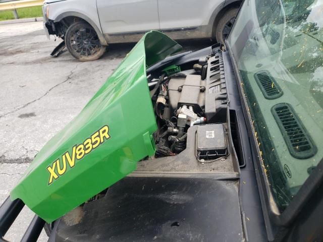 2022 John Deere XUV835R