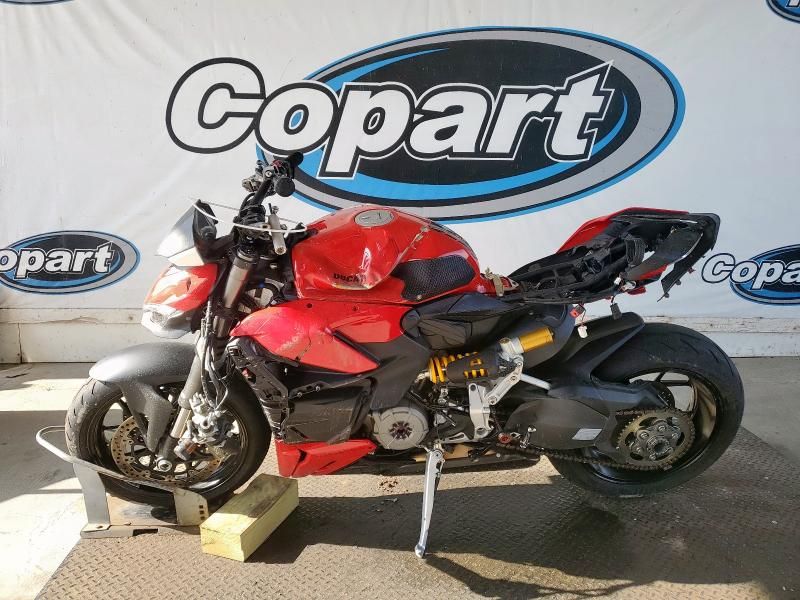 2022 Ducati Streetfighter V2