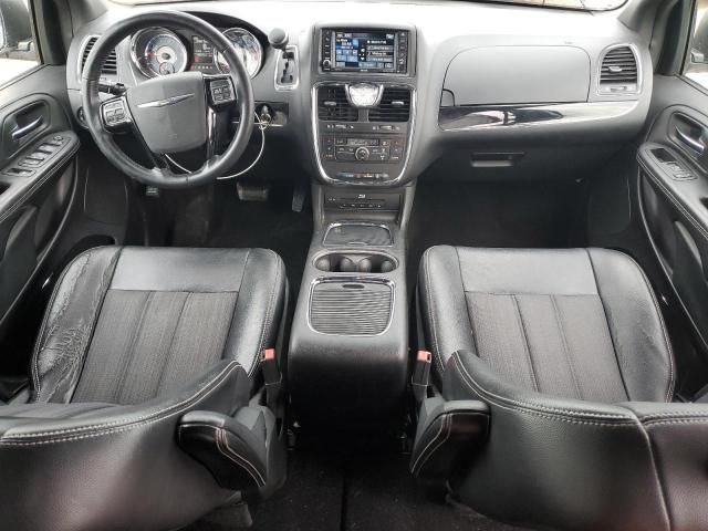 2014 Chrysler Town & Country S