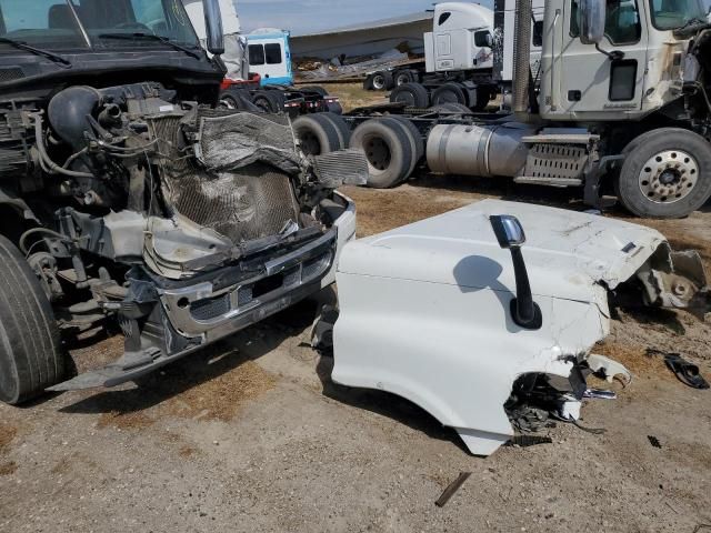 2015 Freightliner Cascadia 125 Semi Truck