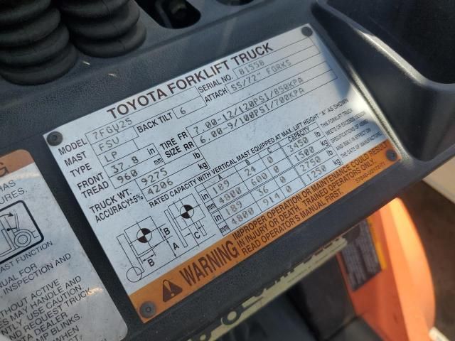 2014 Toyota 7FGU25 Forklift