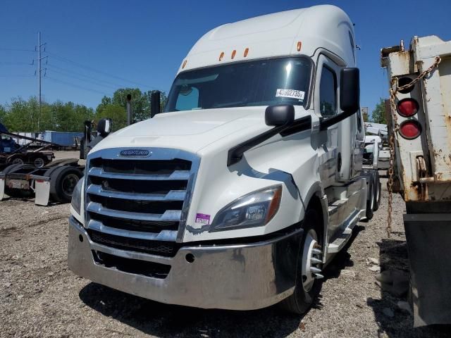 2020 Freightliner Cascadia 126