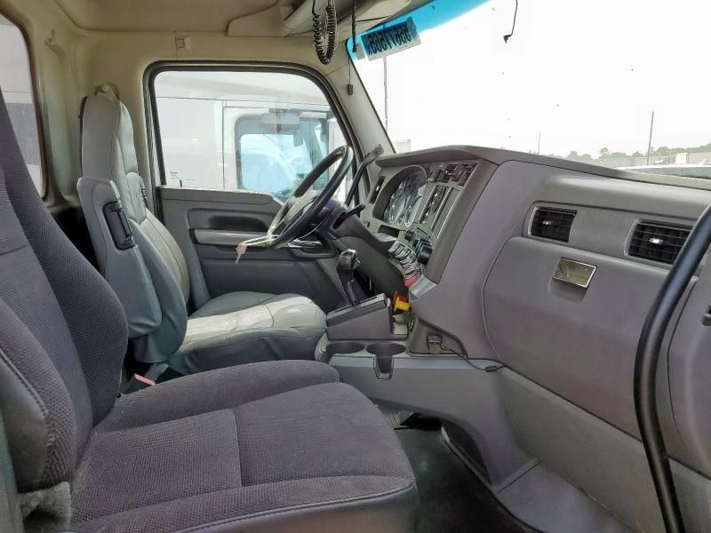 2016 Kenworth T680 Semi Truck