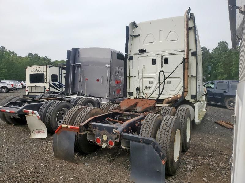 2011 Freightliner Cascadia 125 Semi Truck
