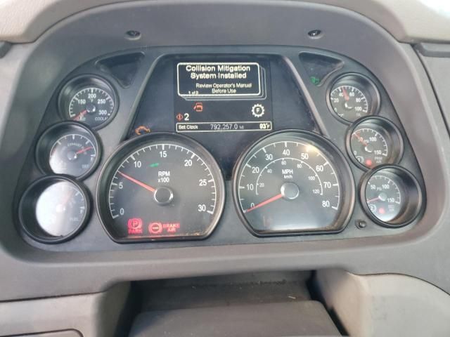 2016 Peterbilt 579 Semi Truck