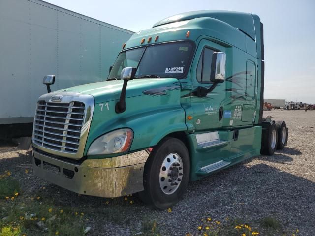 2015 Freightliner Cascadia 125 Semi Truck