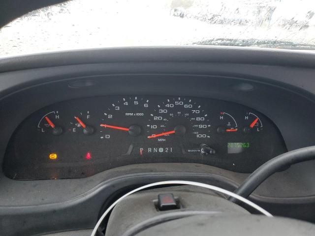 2008 Ford Econoline E450 Super Duty Cutaway Van
