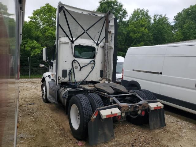 2018 Peterbilt 579 Semi Truck