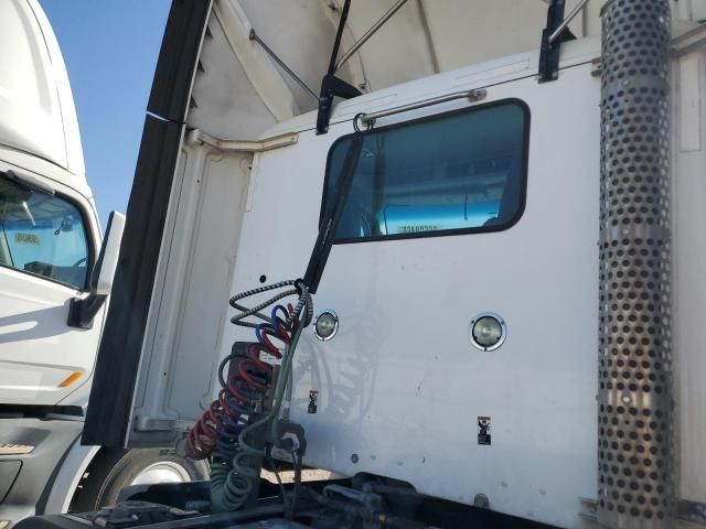 2016 Kenworth T680 Semi Truck