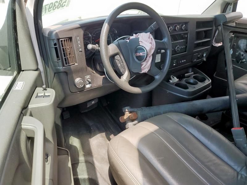 2022 GMC Savana Cutaway G3500