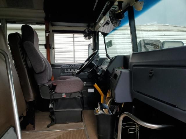 2013 Blue Bird School Bus / Transit Bus