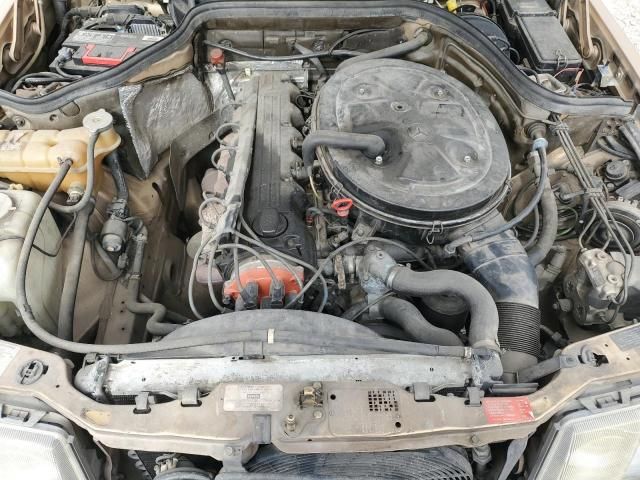 1986 Mercedes-Benz 300 E