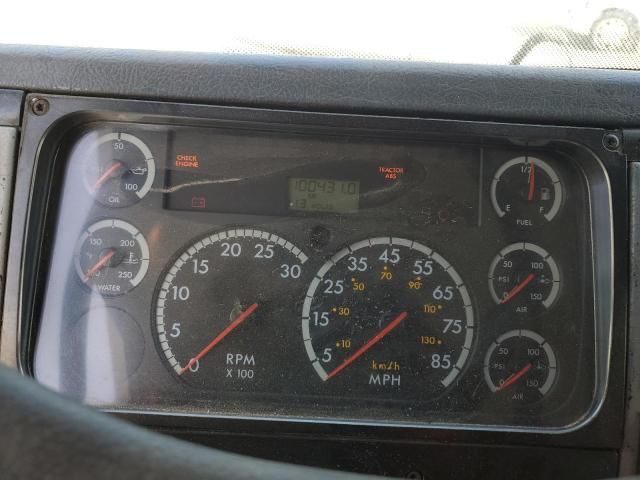 2002 Freightliner Medium Conventional FL70