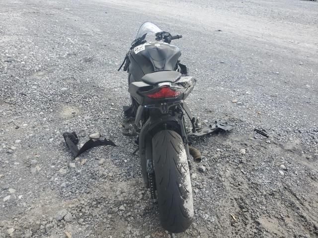 2025 Kawasaki ZX1002 L