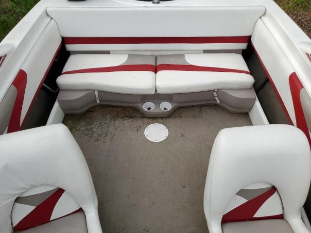 2002 Glastron Boat