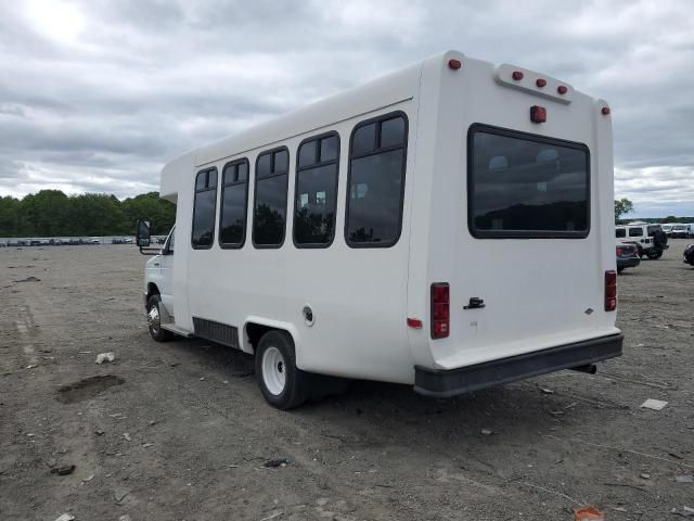 2008 Ford Econoline E350 Super Duty Cutaway Van