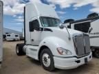 2014 Kenworth T680 Semi Truck