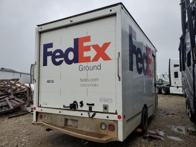 2022 Ford Econoline E450 Super Duty Cutaway Van